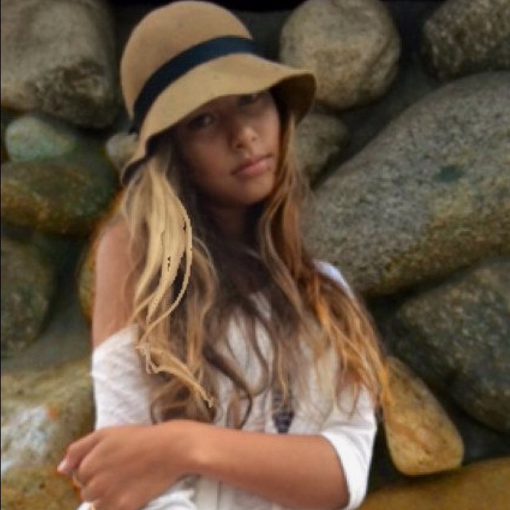 Georgette Tan Felt Hat size 23"